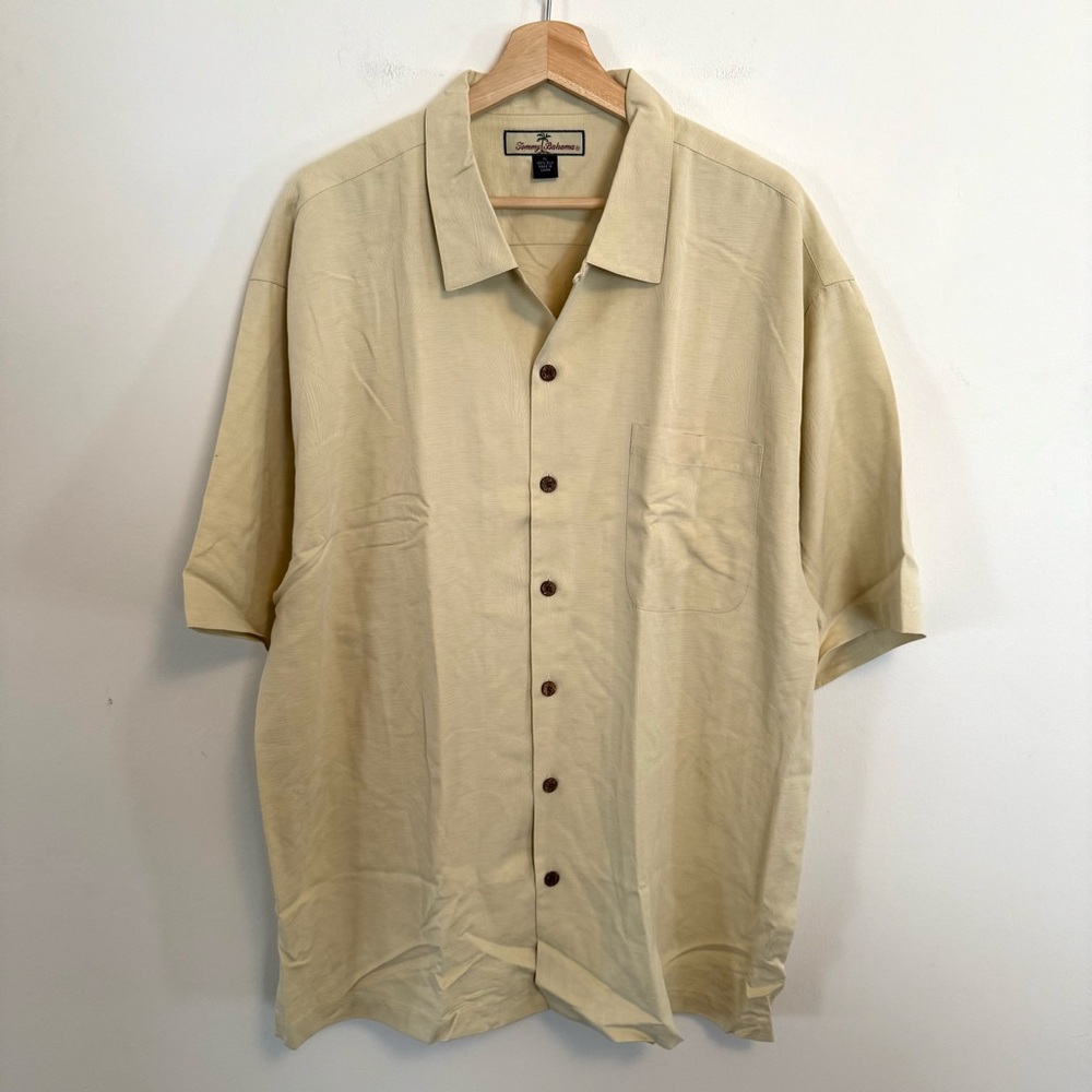 Tommy Bahama 100% Silk Hawaiian Front Pocket Button Down Shirt